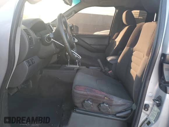 2012 Nissan Frontier SV z VIN 1N6AD0CW4CC446919, wystawiony jako Copart lot #82658195 z przebiegiem 148 977 mil mil oraz Szkoda całkowita • Salvage title. Historia ofert i sprzedaży dostępna na DreamBid. Obrazek 7.