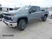 2024 Chevrolet Silverado 2500HD LT z VIN 2GC1YNEY1R1114874, wystawiony jako IAAI lot #42753597 z przebiegiem 56 169 mil mil oraz . Historia ofert i sprzedaży dostępna na DreamBid. Obrazek 19.