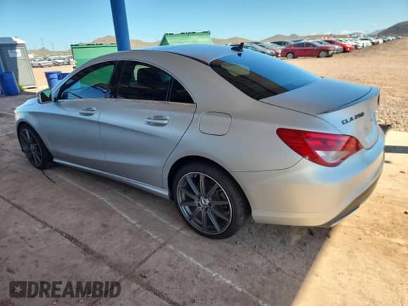 2019 Mercedes-Benz CLA 250 с VIN WDDSJ4EB4KN721165, выставлен на аукционе Copart как лот 83774035 с пробегом 136 550 миль миль и Списание • Salvage title. История ставок и продаж доступна на DreamBid. Изображение 2.