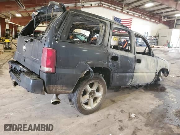 2004 Cadillac Escalade with VIN 1GYEK63N34R153140, listed as a Copart auction lot 62280405 with Not provided miles and Non repairable. Bid and sale history available at DreamBid. Image 3.