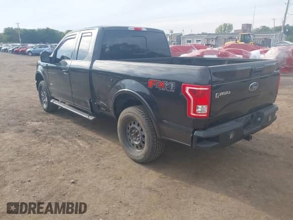 2015 Ford F-150 XLT z VIN 1FTEX1EP4FKE55864, wystawiony jako IAAI lot #43308805 z przebiegiem 196 804 mil mil oraz . Historia ofert i sprzedaży dostępna na DreamBid. Obrazek 3.