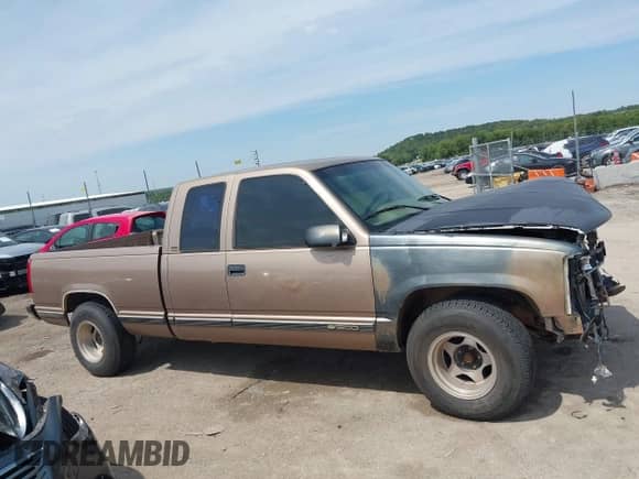 1996 Chevrolet Silverado 1500 with VIN 2GCEC19R4T1235093, listed as a IAAI auction lot 43072181 with 291,673 mi miles and . Bid and sale history available at DreamBid. Image 13.