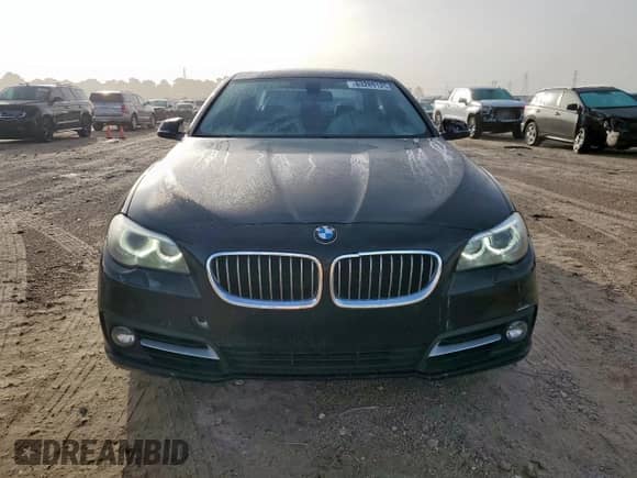 2016 BMW 5 Series 550i z VIN WBAKN9C59GD962402, wystawiony jako Copart lot #63289125 z przebiegiem 91 504 mil mil oraz Czysty tytuł • Clean title. Historia ofert i sprzedaży dostępna na DreamBid. Obrazek 5.