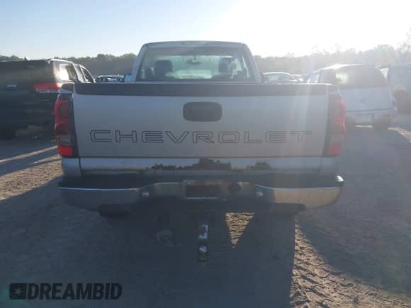 2007 Chevrolet Silverado 1500 Work Truck z VIN 3GCEK14X57G243158, wystawiony jako IAAI lot #43358161 z przebiegiem 143 768 mil mil oraz . Historia ofert i sprzedaży dostępna na DreamBid. Obrazek 16.