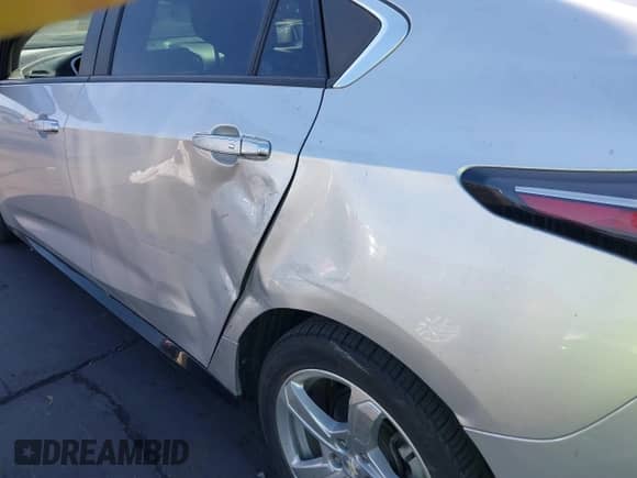 2017 Chevrolet Volt LT z VIN 1G1RC6S59HU212998, wystawiony jako IAAI lot #43341103 z przebiegiem 138 452 mil mil oraz . Historia ofert i sprzedaży dostępna na DreamBid. Obrazek 12.