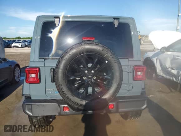 2025 Jeep Wrangler Sahara with VIN 1C4RJXP62SW600140, listed as a Copart auction lot 80289335 with 5,868 mi miles and Clean title. Bid and sale history available at DreamBid. Image 6.