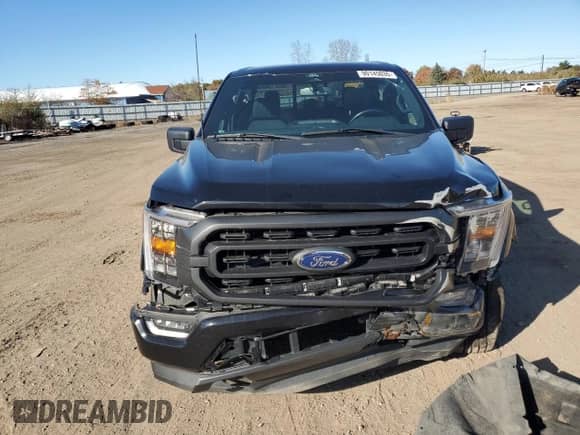 2022 Ford F-150 XLT z VIN 1FTFW1E53NFB46464, wystawiony jako Copart lot #90145035 z przebiegiem 42 398 mil mil oraz Szkoda całkowita • Salvage title. Historia ofert i sprzedaży dostępna na DreamBid. Obrazek 5.