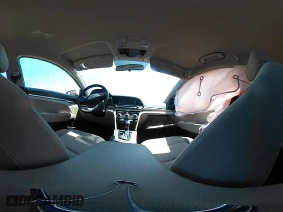 2019 Hyundai Elantra SE с VIN 5NPD74LFXKH492434, выставлен на аукционе IAAI как лот 42752046 с пробегом 54 357 миль миль и . История ставок и продаж доступна на DreamBid. Изображение 19.