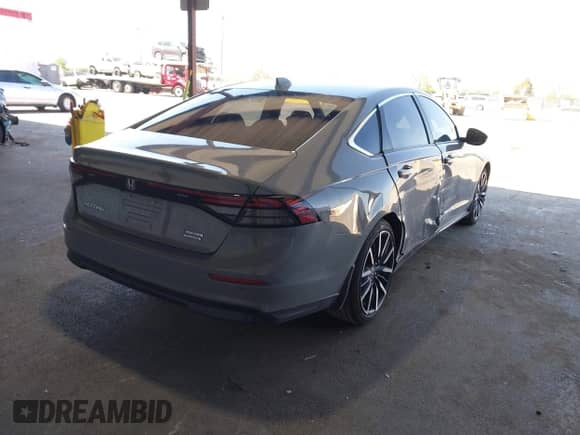 2024 Honda Accord Touring z VIN 1HGCY2F80RA011944, wystawiony jako IAAI lot #42191842 z przebiegiem 34 616 mil mil oraz . Historia ofert i sprzedaży dostępna na DreamBid. Obrazek 4.