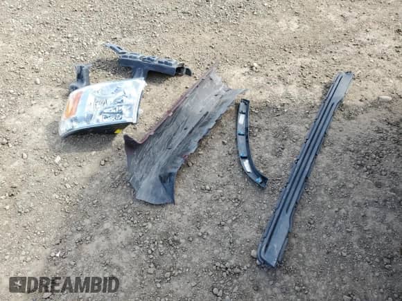 2017 Ram 1500 Express с VIN 1C6RR7FTXHS863306, выставлен на аукционе Copart как лот 56187845 с пробегом 267 380 миль миль и Списание • Salvage title. История ставок и продаж доступна на DreamBid. Изображение 12.