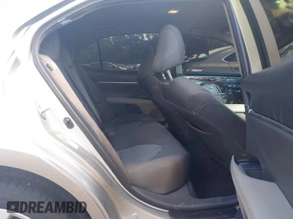 2019 Toyota Camry SE z VIN 4T1B11HK2KU688740, wystawiony jako IAAI lot #43089818 z przebiegiem 92 496 mil mil oraz . Historia ofert i sprzedaży dostępna na DreamBid. Obrazek 8.