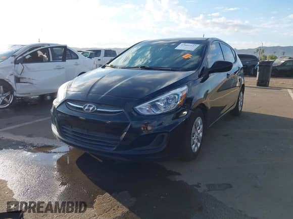 2017 Hyundai Accent SE z VIN KMHCT5AE5HU312732, wystawiony jako IAAI lot #43401137 z przebiegiem 88 957 mil mil oraz . Historia ofert i sprzedaży dostępna na DreamBid. Obrazek 6.