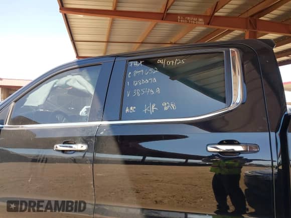 2021 Chevrolet Silverado 1500 LTZ with VIN 3GCUYGEL4MG385408, listed as a IAAI auction lot 42058042 with 35,093 mi miles and . Bid and sale history available at DreamBid. Image 14.