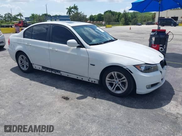 2009 BMW 3 Series 328i with VIN WBAPH73509A173240, listed as a IAAI auction lot 43086772 with 126,453 mi miles and . Bid and sale history available at DreamBid. Image 1.