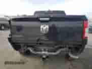 2020 Ram 1500 Big Horn z VIN 1C6RREFG1LN333692, wystawiony jako Copart lot #84649694 z przebiegiem 67 046 mil mil oraz Szkoda całkowita • Salvage title. Historia ofert i sprzedaży dostępna na DreamBid. Obrazek 6.