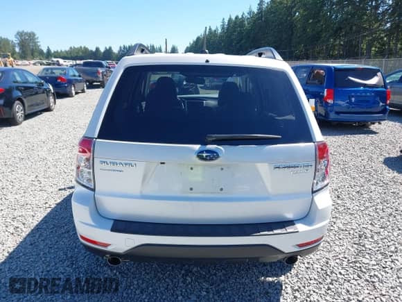 2013 Subaru Forester X Limited with VIN JF2SHAEC8DH440471, listed as a IAAI auction lot 42433401 with 61,517 mi miles and . Bid and sale history available at DreamBid. Image 16.