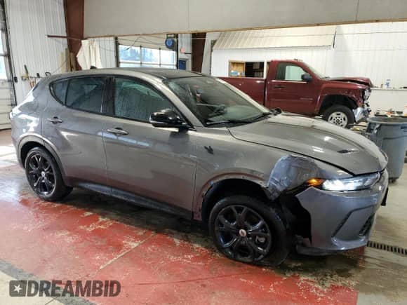 2024 Dodge Hornet GT z VIN ZACNDFAN1R3A40965, wystawiony jako Copart lot #49469955 z przebiegiem 1 233 mil mil oraz Szkoda całkowita • Salvage title. Historia ofert i sprzedaży dostępna na DreamBid. Obrazek 4.