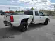 2004 GMC Sierra 1500 SLT z VIN 2GTEK19T841367242, wystawiony jako Copart lot #69794725 z przebiegiem 256 017 mil mil oraz Szkoda całkowita • Salvage title. Historia ofert i sprzedaży dostępna na DreamBid. Obrazek 3.