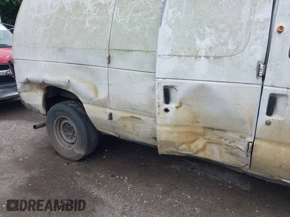 2006 Ford Econoline Cargo with VIN 1FTNE24W26HA14641, listed as a IAAI auction lot 42511489 with 341,226 mi miles and . Bid and sale history available at DreamBid. Image 17.