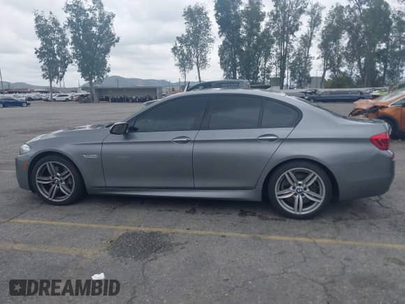 2015 BMW 5 Series 535i с VIN WBA5B1C55FG127630, выставлен на аукционе IAAI как лот 42066209 с пробегом 144 188 миль миль и . История ставок и продаж доступна на DreamBid. Изображение 14.