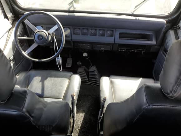 1994 Jeep Wrangler S с VIN 1J4FY19P5RP408307, выставлен на аукционе Copart как лот 63796575 с пробегом 168 480 миль миль и Чистый • Clean title. История ставок и продаж доступна на DreamBid. Изображение 8.