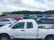 2012 Toyota Tundra z VIN 5TFRU5F10CX026554, wystawiony jako IAAI lot #43010233 z przebiegiem 221 656 mil mil oraz . Historia ofert i sprzedaży dostępna na DreamBid. Obrazek 14.
