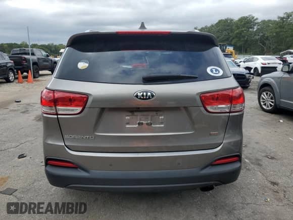 2016 Kia Sorento LX with VIN 5XYPG4A36GG076787, listed as a Copart auction lot 82225895 with 167,301 mi miles and Clean title. Bid and sale history available at DreamBid. Image 6.