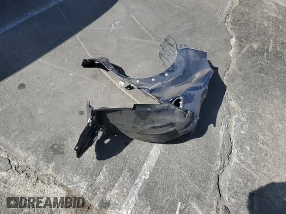 2018 Toyota Prius Two z VIN JTDKDTB37J1616604, wystawiony jako Copart lot #86532305 z przebiegiem 33 822 mil mil oraz Szkoda całkowita • Salvage title. Historia ofert i sprzedaży dostępna na DreamBid. Obrazek 12.