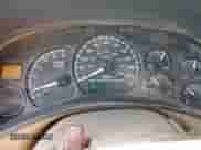 2000 Chevrolet Silverado 1500 LS z VIN 2GCEC19V5Y1239674, wystawiony jako Copart lot #53077305 z przebiegiem 229 206 mil mil oraz Szkoda całkowita • Salvage title. Historia ofert i sprzedaży dostępna na DreamBid. Obrazek 9.