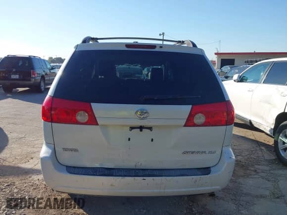 2009 Toyota Sienna XLE with VIN 5TDZK22CX9S232491, listed as a IAAI auction lot 43389674 with 298,733 mi miles and . Bid and sale history available at DreamBid. Image 16.