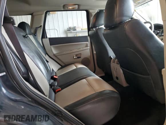 2008 Jeep Grand Cherokee Limited z VIN 1J8HR58288C118585, wystawiony jako Copart lot #67519225 z przebiegiem 198 093 mil mil oraz Szkoda całkowita • Salvage title. Historia ofert i sprzedaży dostępna na DreamBid. Obrazek 11.