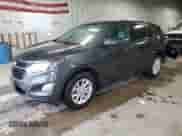 2019 Chevrolet Equinox LS z VIN 3GNAXHEV8KS552495, wystawiony jako Copart lot #58371415 z przebiegiem 72 544 mil mil oraz Szkoda całkowita • Salvage title. Historia ofert i sprzedaży dostępna na DreamBid. Obrazek 1.