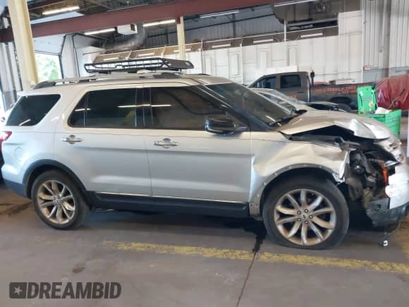 2012 Ford Explorer XLT z VIN 1FMHK7D8XCGA94630, wystawiony jako IAAI lot #42661026 z przebiegiem 213 140 mil mil oraz . Historia ofert i sprzedaży dostępna na DreamBid. Obrazek 13.