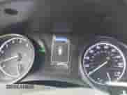 2021 Toyota Camry SE Nightshade z VIN 4T1T11AK9MU430894, wystawiony jako IAAI lot #43127250 z przebiegiem 80 059 mil mil oraz . Historia ofert i sprzedaży dostępna na DreamBid. Obrazek 7.