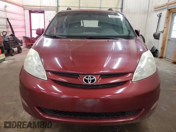 2010 Toyota Sienna XLE с VIN 5TDYK4CC9AS298444, выставлен на аукционе Copart как лот 69422175 с пробегом 245 524 миль миль и Списание • Salvage title. История ставок и продаж доступна на DreamBid. Изображение 5.