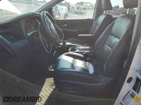 2016 Toyota Sienna SE with VIN 5TDXK3DC4GS750426, listed as a Copart auction lot 67600425 with 140,060 mi miles and Salvage title. Bid and sale history available at DreamBid. Image 7.