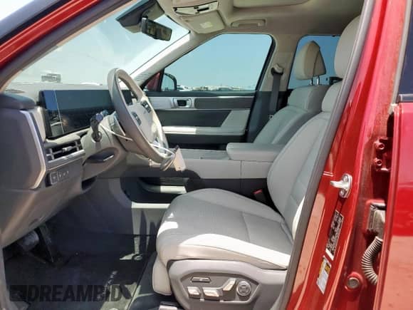 2024 Hyundai Santa Fe Calligraphy z VIN 5NMP54GL4RH041140, wystawiony jako Copart lot #63589795 z przebiegiem 3 866 mil mil oraz Czysty tytuł • Clean title. Historia ofert i sprzedaży dostępna na DreamBid. Obrazek 7.