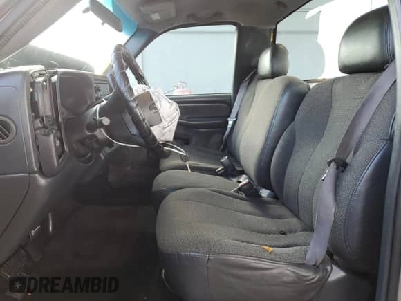 2000 Chevrolet Silverado 1500 LS with VIN 1GCEC14V3YE350780, listed as a Copart auction lot 51904584 with 270,350 mi miles and Salvage title. Bid and sale history available at DreamBid. Image 7.