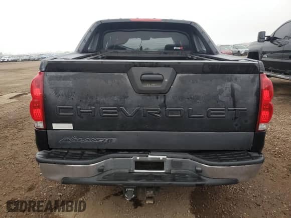 2004 Chevrolet Avalanche Z71 с VIN 3GNEK12T04G115137, выставлен на аукционе Copart как лот 70428985 с пробегом 194 819 миль миль и Списание • Salvage title. История ставок и продаж доступна на DreamBid. Изображение 6.