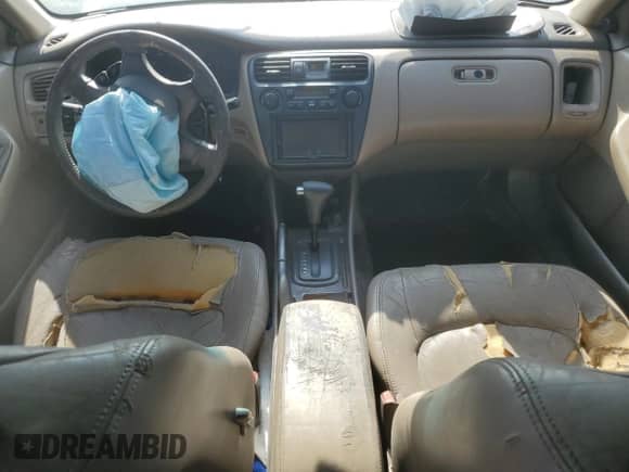 1998 Honda Accord EX with VIN 1HGCG1654WA004767, listed as a Copart auction lot 61696925 with Not provided miles and Non repairable. Bid and sale history available at DreamBid. Image 8.