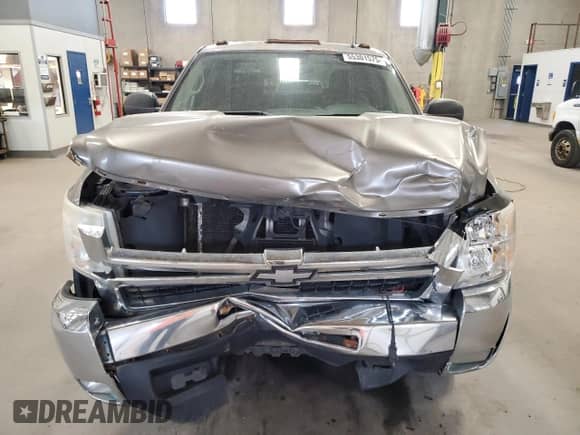 2007 Chevrolet Silverado 2500HD 1LT with VIN 1GCHK23K37F558650, listed as a Copart auction lot 55301575 with 304,437 mi miles and Salvage title. Bid and sale history available at DreamBid. Image 5.