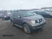 2007 Nissan Pathfinder S z VIN 5N1AR18W07C610784, wystawiony jako IAAI lot #41517478 z przebiegiem 194 563 mil mil oraz . Historia ofert i sprzedaży dostępna na DreamBid. Obrazek 1.