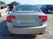 2016 Volvo S60 T5 Drive-E Premier z VIN YV126MFK3G2392066, wystawiony jako IAAI lot #42210232 z przebiegiem 80 097 mil mil oraz . Historia ofert i sprzedaży dostępna na DreamBid. Obrazek 16.