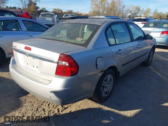 2005 Chevrolet Malibu с VIN 1G1ZS52FX5F335327, выставлен на аукционе IAAI как лот 43464760 с пробегом 143 982 миль миль и . История ставок и продаж доступна на DreamBid. Изображение 4.