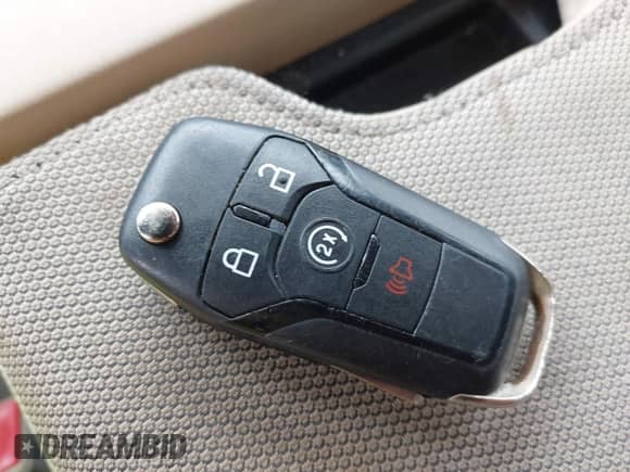 2018 Ford F-150 XL z VIN 1FTEX1EB9JKE64038, wystawiony jako IAAI lot #42388643 z przebiegiem 74 749 mil mil oraz . Historia ofert i sprzedaży dostępna na DreamBid. Obrazek 11.