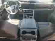 2023 GMC Sierra 1500 Denali z VIN 3GTUUGED7PG111838, wystawiony jako Copart lot #63683155 z przebiegiem Nie podano mil oraz Czysty tytuł • Clean title. Historia ofert i sprzedaży dostępna na DreamBid. Obrazek 8.