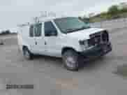 2012 Ford Econoline Cargo Recreational z VIN 1FTNE2EL6CDA07313, wystawiony jako IAAI lot #43181497 z przebiegiem 225 757 mil mil oraz . Historia ofert i sprzedaży dostępna na DreamBid. Obrazek 1.
