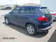 2013 Volkswagen Tiguan SE z VIN WVGAV3AX1DW560501, wystawiony jako IAAI lot #42287579 z przebiegiem 180 367 mil mil oraz . Historia ofert i sprzedaży dostępna na DreamBid. Obrazek 3.