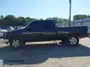 2000 Chevrolet Silverado 1500 LS z VIN 2GCEC19TXY1227986, wystawiony jako IAAI lot #43159851 z przebiegiem 300 863 mil mil oraz . Historia ofert i sprzedaży dostępna na DreamBid. Obrazek 14.