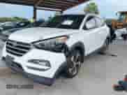 2016 Hyundai Tucson Sport z VIN KM8J33A20GU074997, wystawiony jako IAAI lot #42561869 z przebiegiem 113 816 mil mil oraz . Historia ofert i sprzedaży dostępna na DreamBid. Obrazek 19.